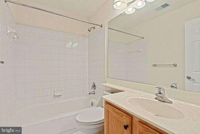 Building Photo - 2658 Logan Wood Dr