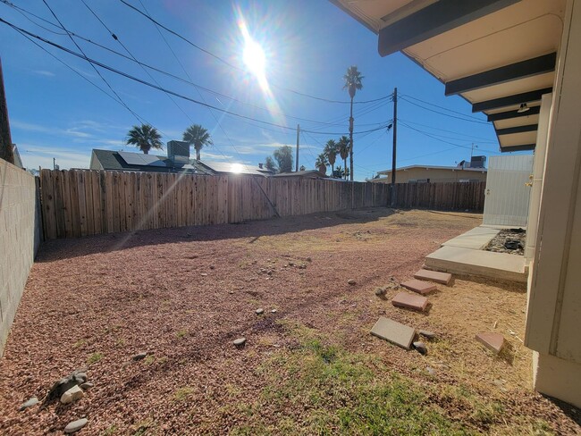 Building Photo - Renovated Single Family Home!  Large backy...