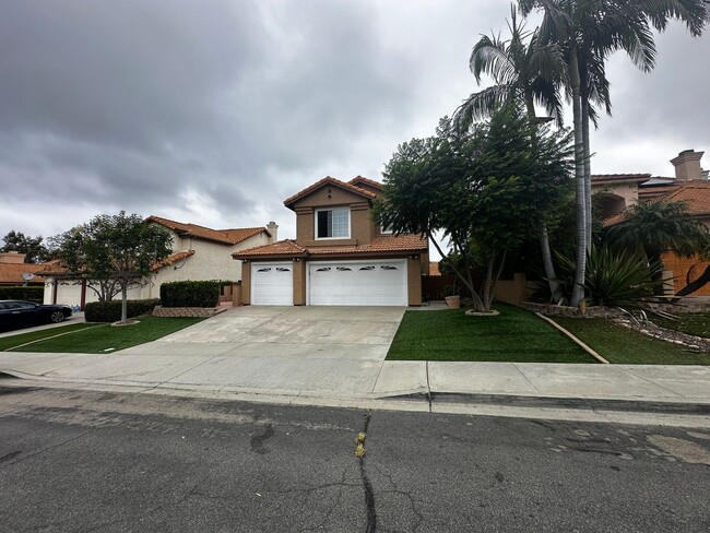 Building Photo - Santa Fe Hills 4 Bedroom Home