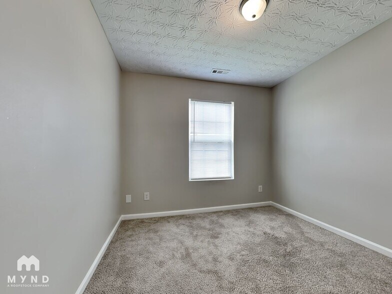 Building Photo - 2330 Marlin Dr