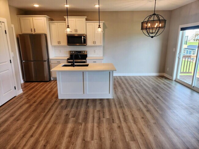 Building Photo - 1603 Red Cedar Ln