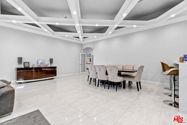 Building Photo - 12643 Archwood St