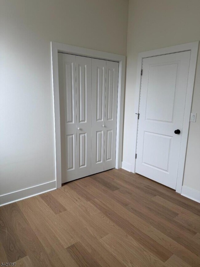 Building Photo - 12 Nelson Pl