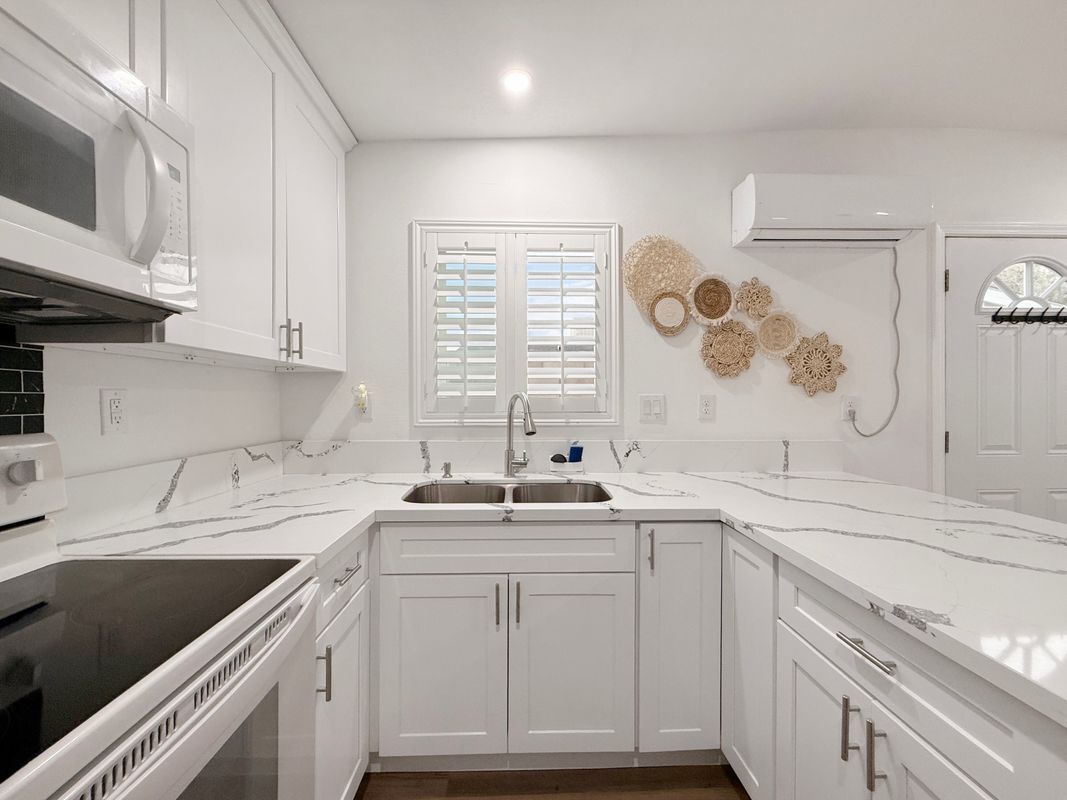 Building Photo - 39572 Armfield Ave