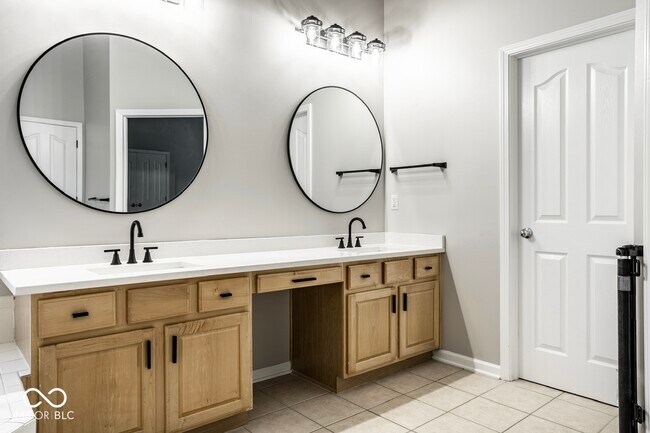 Building Photo - 7533 Prairie View Dr