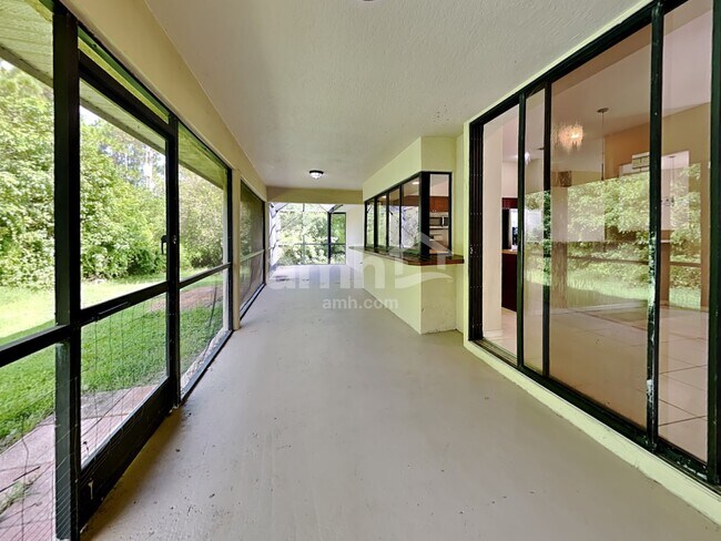 Building Photo - 2122 SW Burman Ln