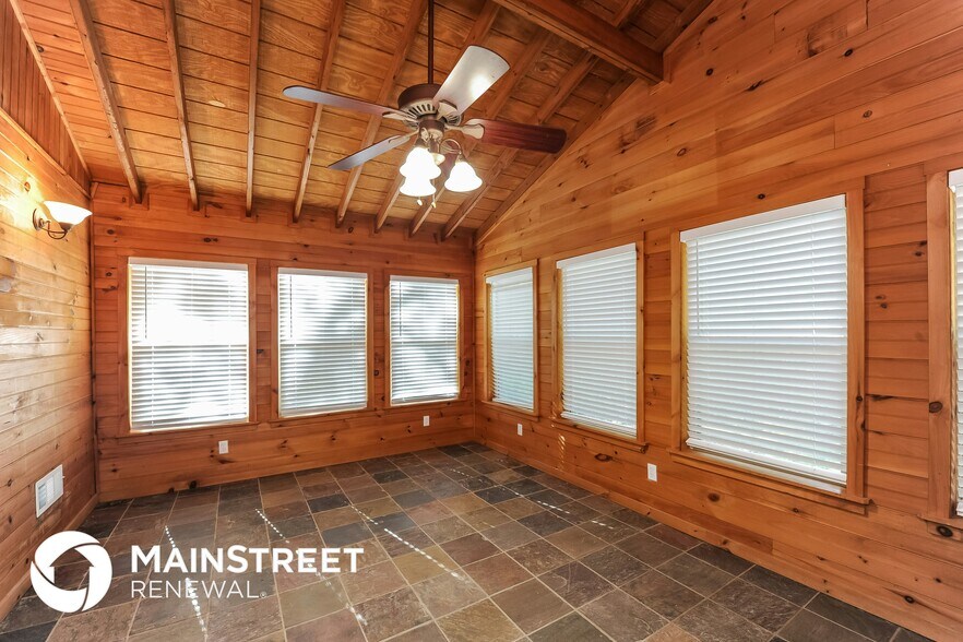 Building Photo - 5168 Legendary Ln