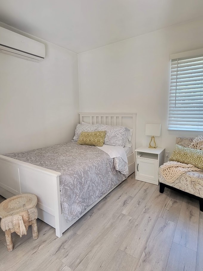 Building Photo - 3332 Cricklewood St