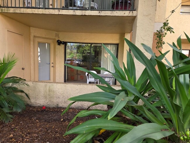 Building Photo - Upgraded 2BR/2BA – Gated Community, Great Amenities!