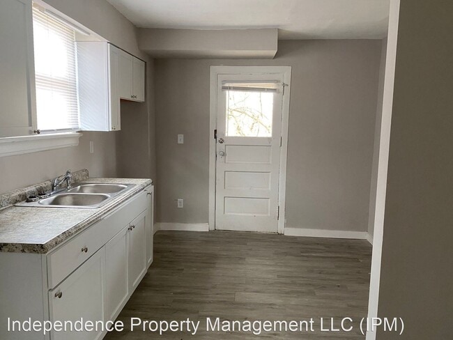 Building Photo - 3 br, 1 bath House - 22 Glen Este Pl,