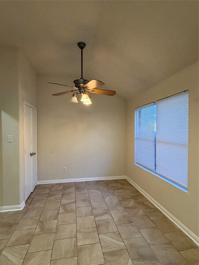 Building Photo - 4734 Lonestone Cir