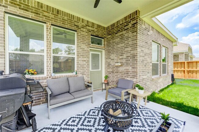 Building Photo - 27279 Lombard Wood Dr