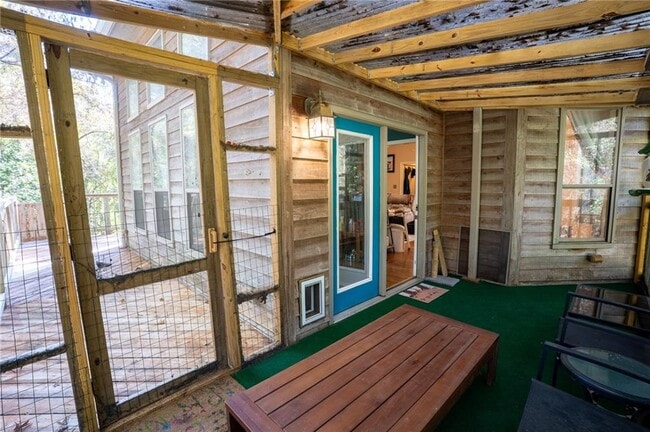 Building Photo - 111 Chadwick Dr