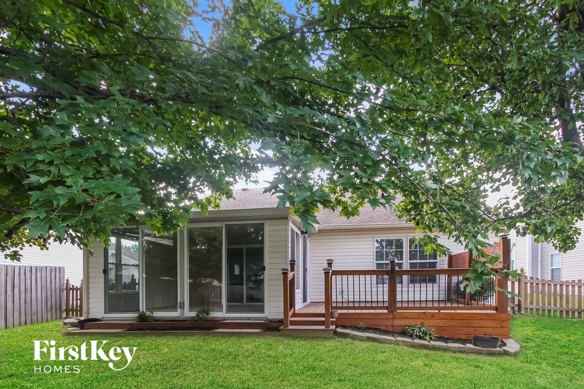 Building Photo - 1016 Central Park Blvd W