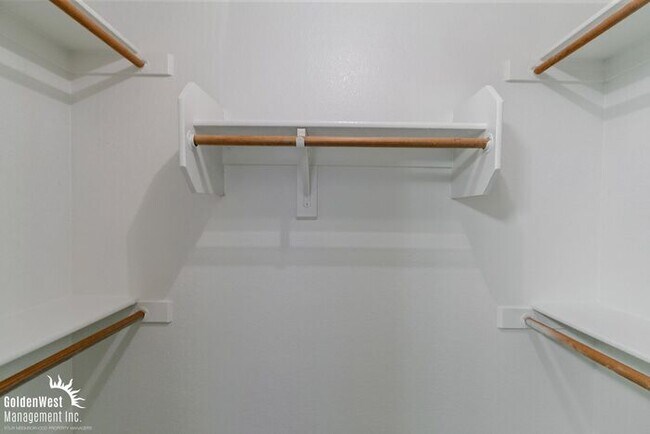 Building Photo - Charming 3Bdm 2Ba Home with Private Backyard!