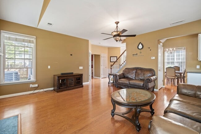Building Photo - Beautiful 4 Bedroom, 2.5 Bath in Ballantyn...
