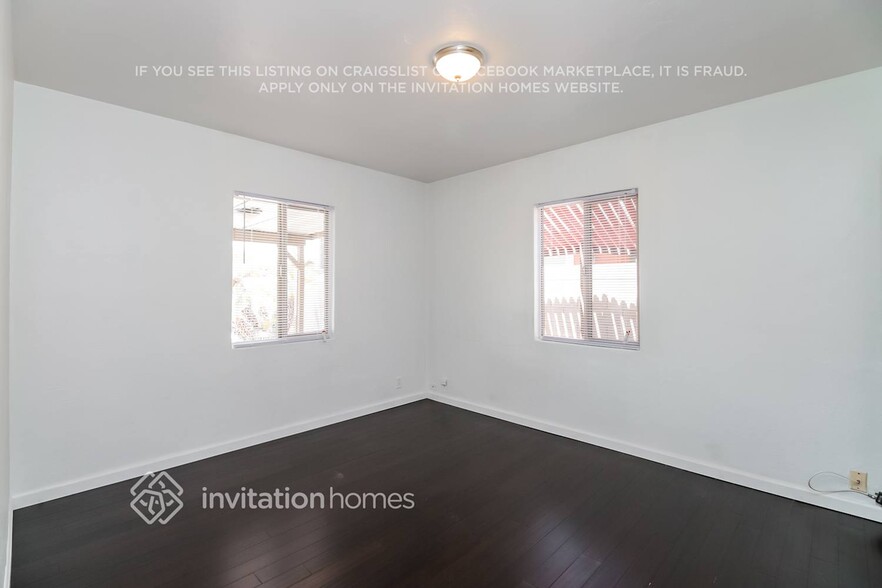 Building Photo - 1507 W Mitchell Dr