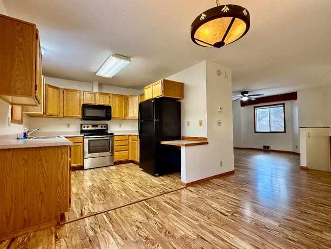 Building Photo - 722 Waverly Pl