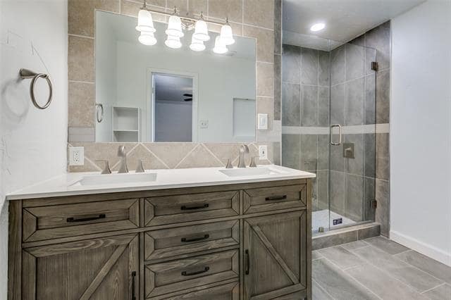 Building Photo - 641 Cambridge Dr