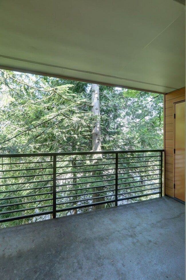 Building Photo - Downtown Bellevue 2BR 1BA Condo-Just Block...