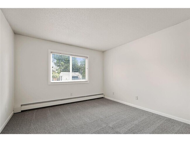 Building Photo - 5315 Minnehaha Ave