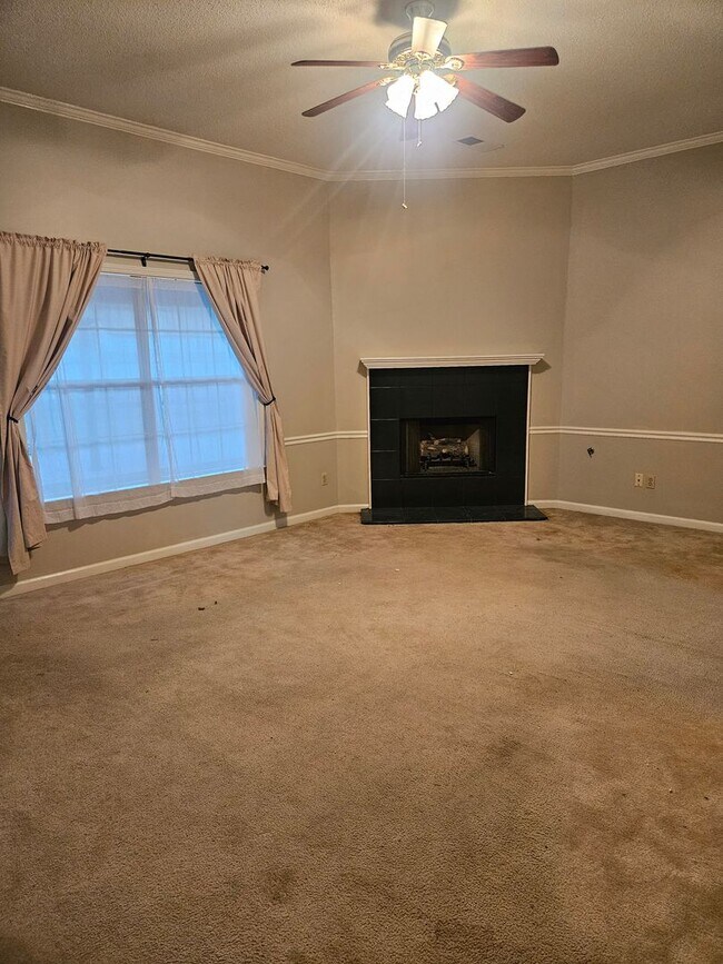 Building Photo - Available Now!   half off first months rent special!