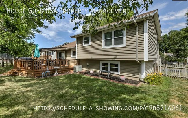 Building Photo - 420 SE Onyx Dr