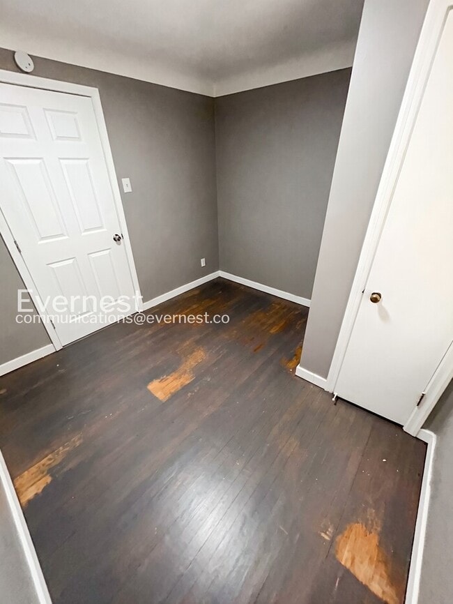 Building Photo - 5546 Floy Ave