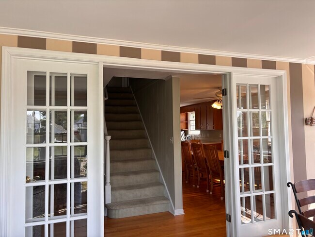 Building Photo - 7 Nehantic Dr