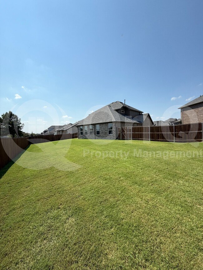 Building Photo - 920 Lido Ln
