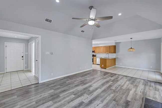 Building Photo - 3406 Westside Cove