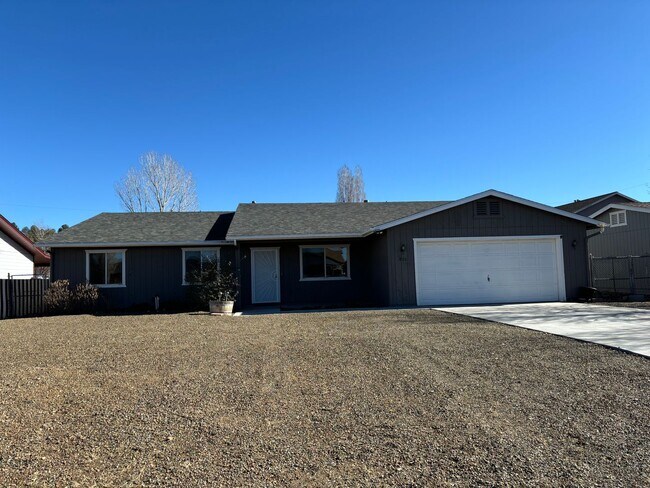 Building Photo - Gorgeous Williams Rental