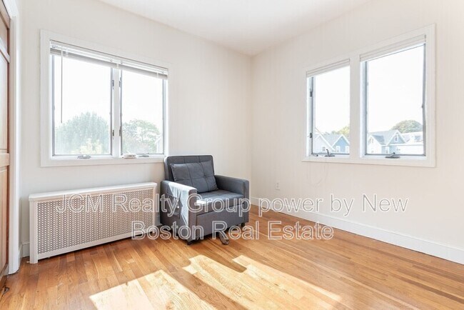 Building Photo - 18 Bailey St