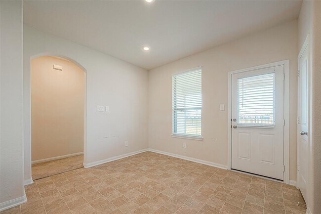 Building Photo - 14633 E Pine Heart Dr