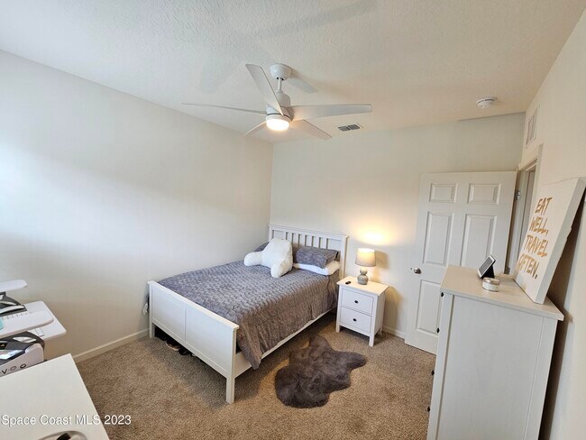 Building Photo - 445 Sorrento Dr