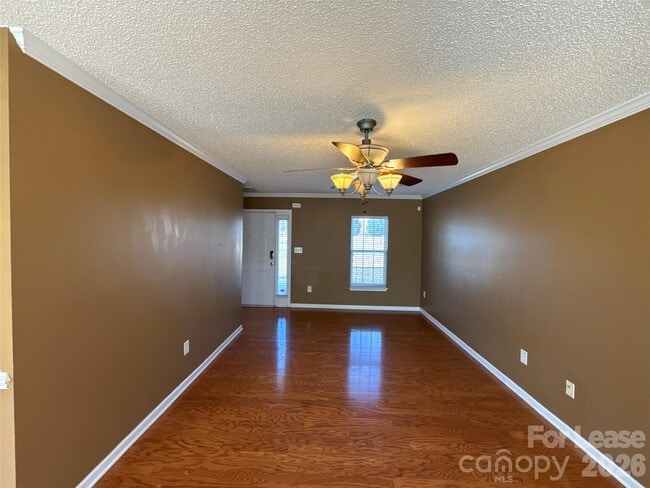 Building Photo - 7304 Ravanna Dr