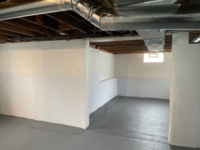 Building Photo - 1878 Sequoia St