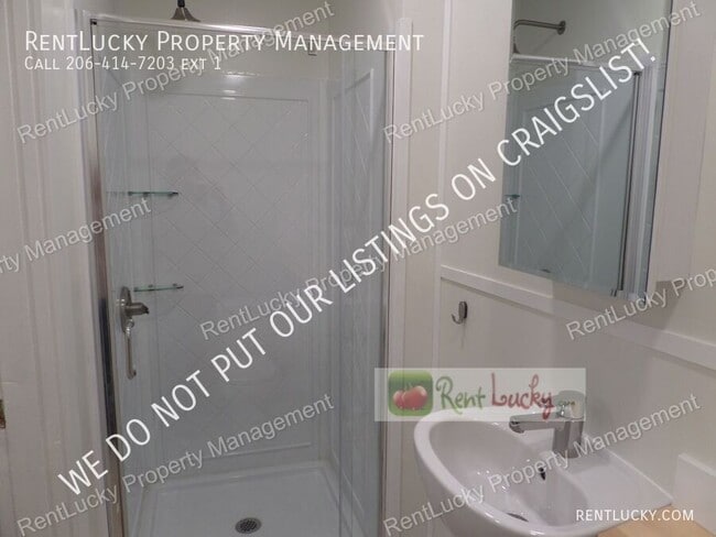 Building Photo - 2110 NE 85th St