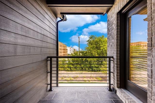 Building Photo - 2530 Campden Mews