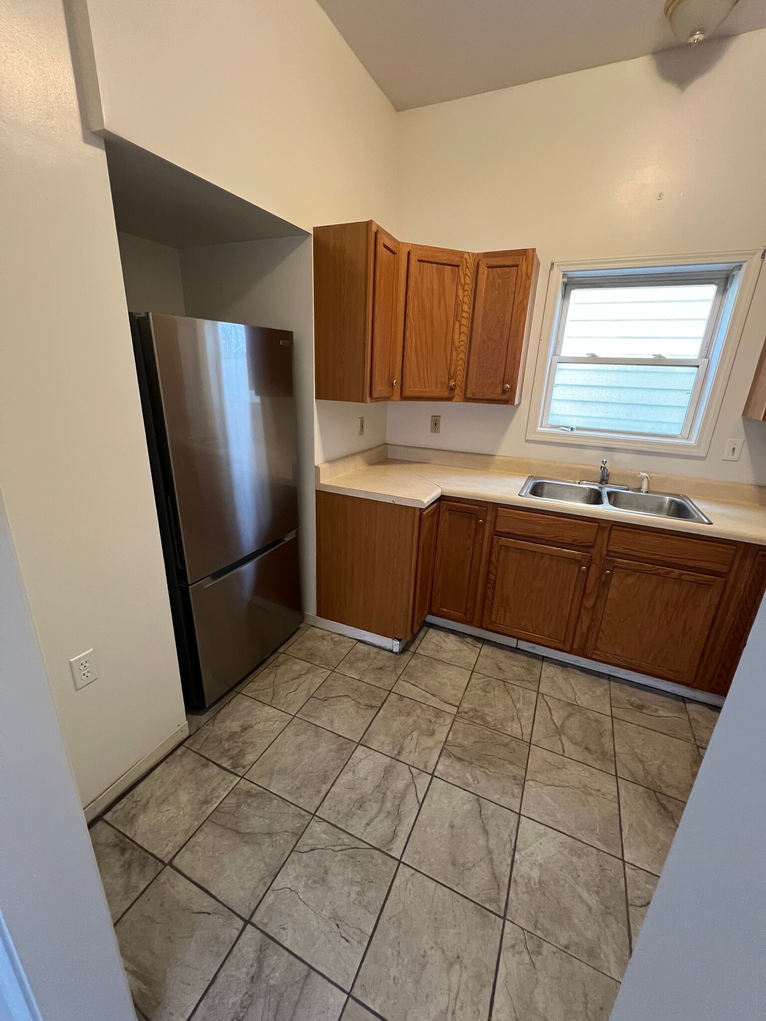 Building Photo - 196 Main St (unit 1)