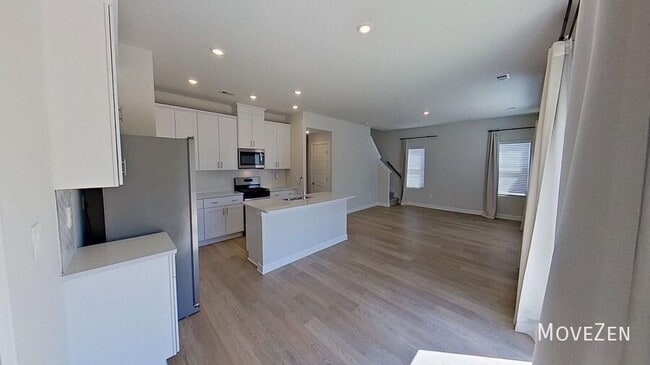 Building Photo - 269 Lavinia Cir