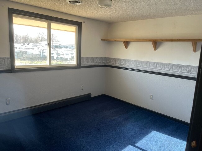 Building Photo - 1229 Thiel Rd