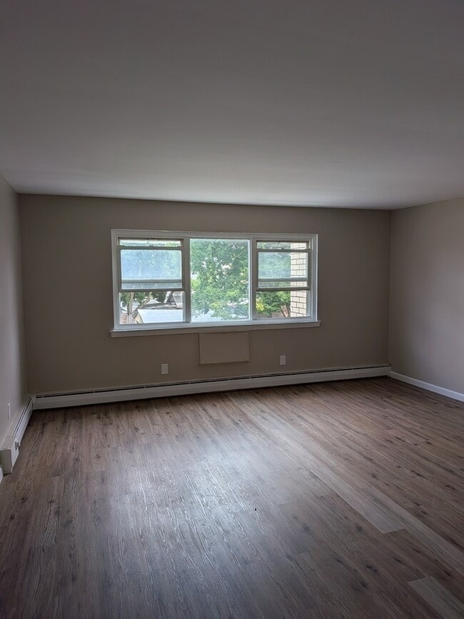 Building Photo - 204-214 Cleveland St-