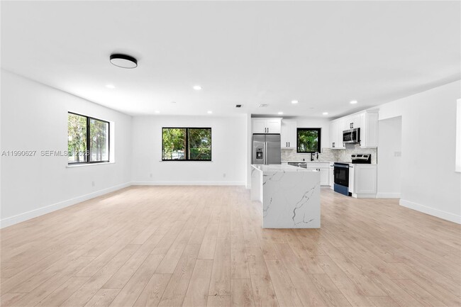 Building Photo - 14171 SW 37th Ct