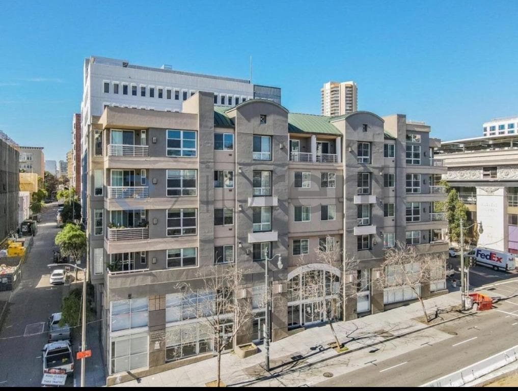 Building Photo - Unit 306