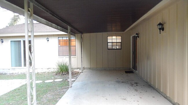 Building Photo - 4321 Snoopy Ln