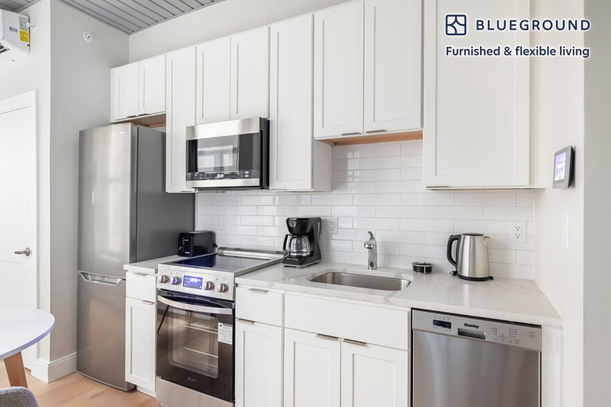 Building Photo - 44 Bromfield St