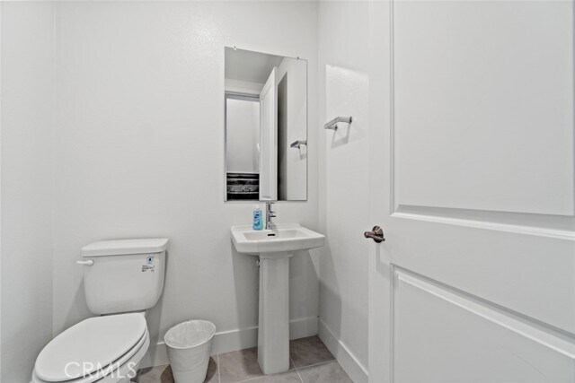 Building Photo - 9337 Astor