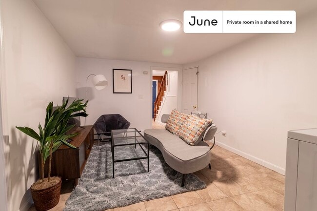 Building Photo - Room in Shared 5 bed/2 bath home