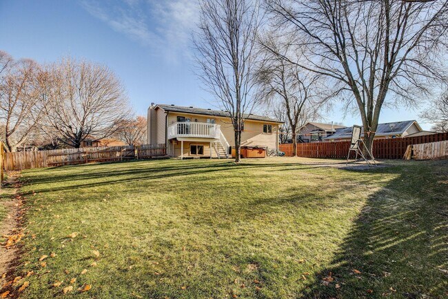 Building Photo - 1153 Fernwood Ct